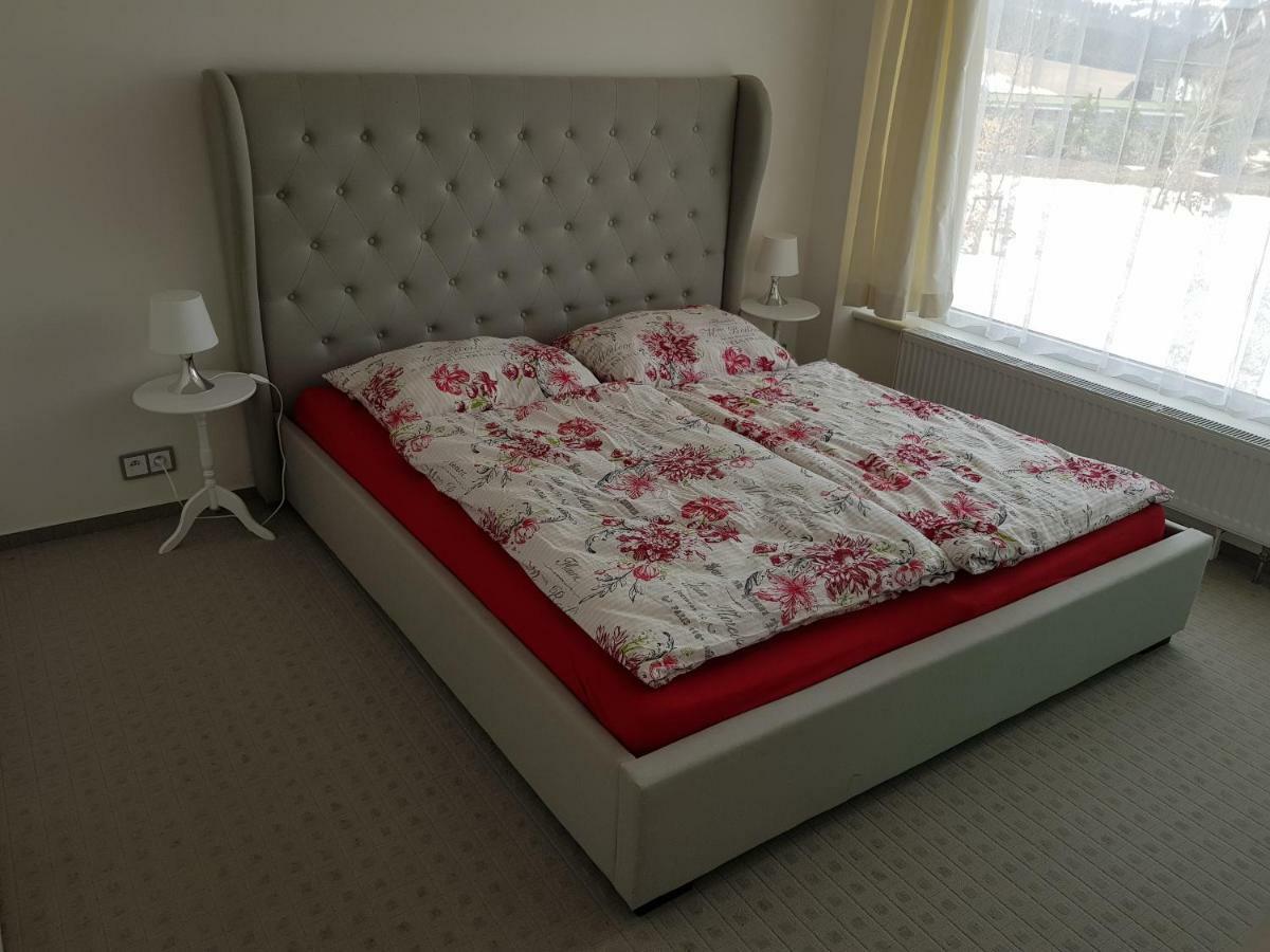 Loucna Pod Klinovcem 124/1 Apartment Екстериор снимка